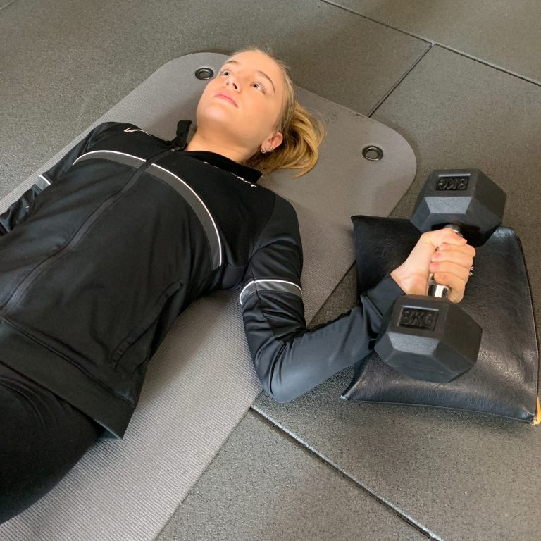 Geführte Mobilisationsübung zur Verbesserung der Schulterbeweglichkeit, empfohlen von NEXCORE Hoetmar und Vorhelm.